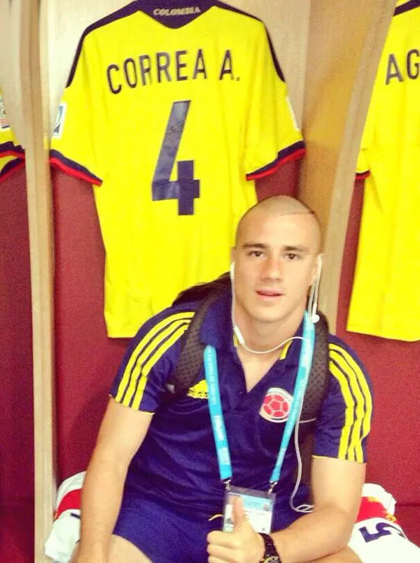 Kolumbialainen jalkapalloilija Andres Etelä -Korea suodattimet alasti yksityinen valokuva