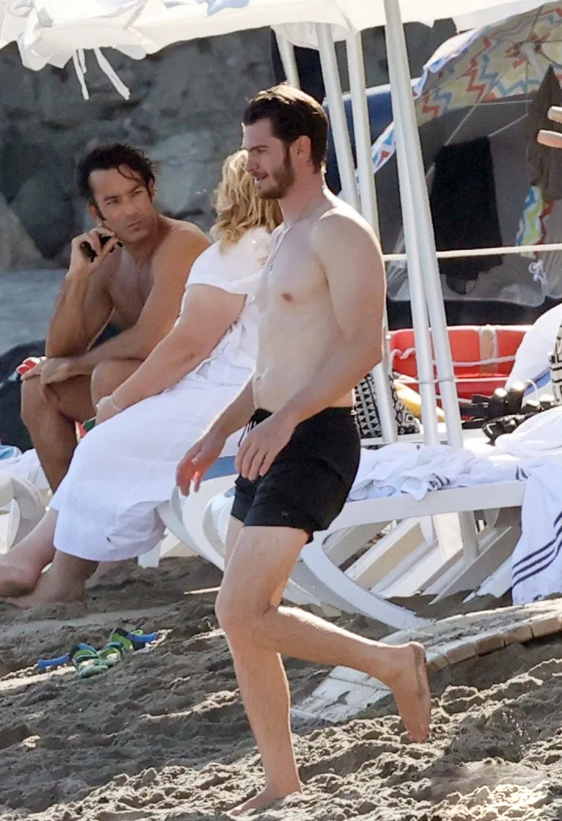 Andrew Garfield sexy beach pics