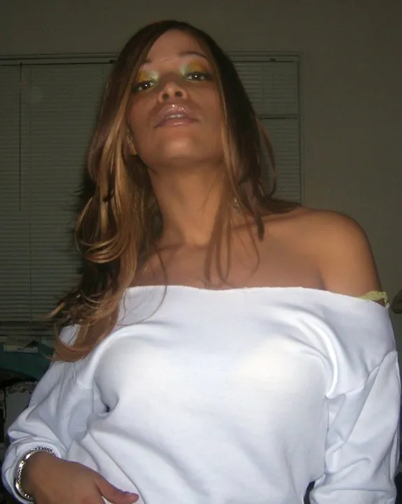 Aneesa-Ferreira-Naked-26