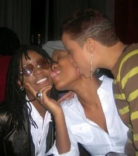 Aneesa-Ferreira-Naked-27