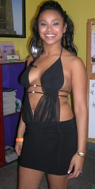 Aneesa-Ferreira-Naked-30