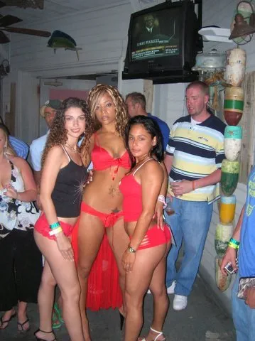 Aneesa-Ferreira-Naked-31