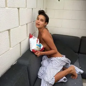 22-Anna-Herrin-Nude-nutekėjo