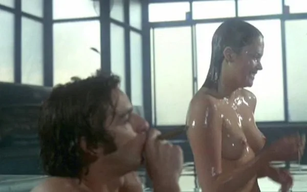 Η Melanie Griffith και η Anne Lockhart Nude Boobs In Joyride Movie