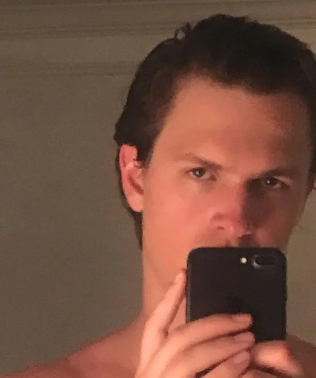 Ansel Elgort nude