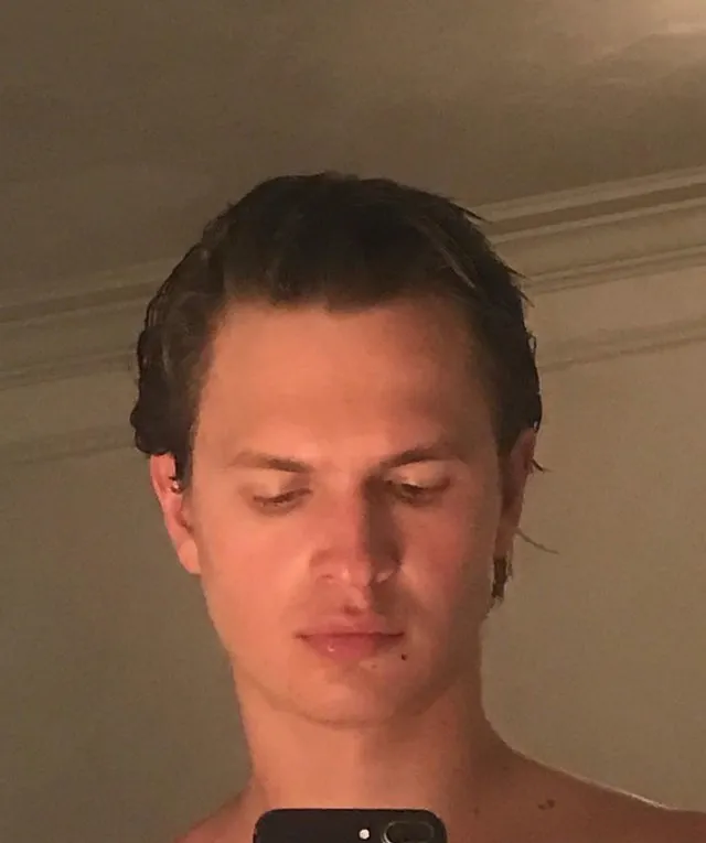 Ansel Elgort nude
