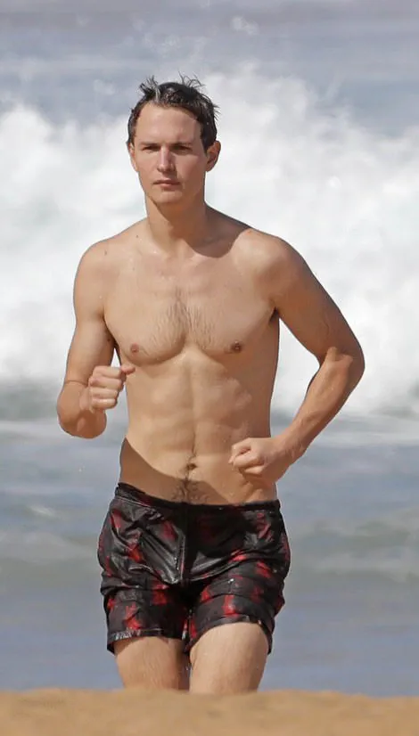 Ansel Elgort bulge