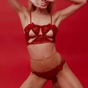 z-Ashley-Smith-Sexy-5