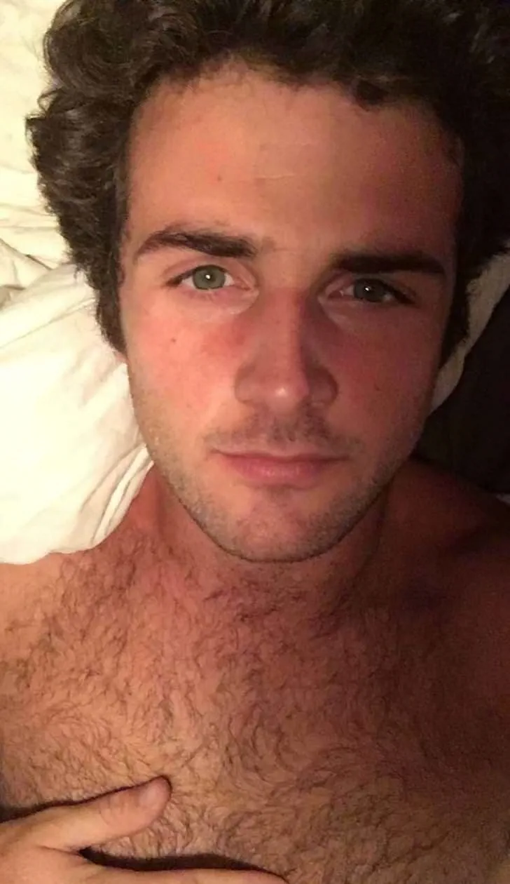 Beau Mirchoff nude