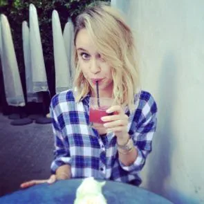 12-Бекка-Тобин-обнаженная-утечка