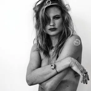 18-ベハティ-プリンスルー-レバイン-トップレス-ノーブラ