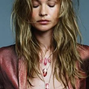 22-ベハティ-プリンスルー-レバイン-トップレス-ノーブラ