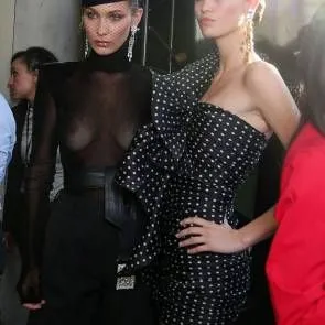 09-Белла-Хадид-Прозрачный