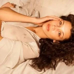 Сексуальна соска Белла Хадід