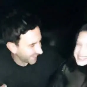 Bella Hadid βυζιά