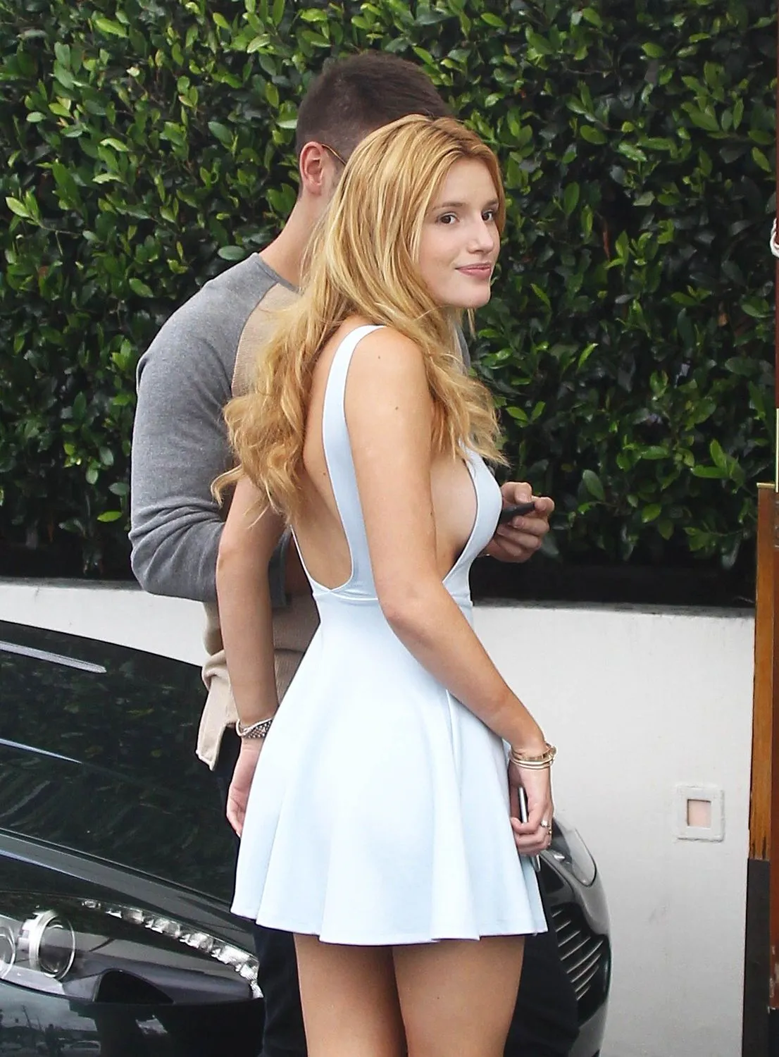 Bella-Thorne-Braless-34