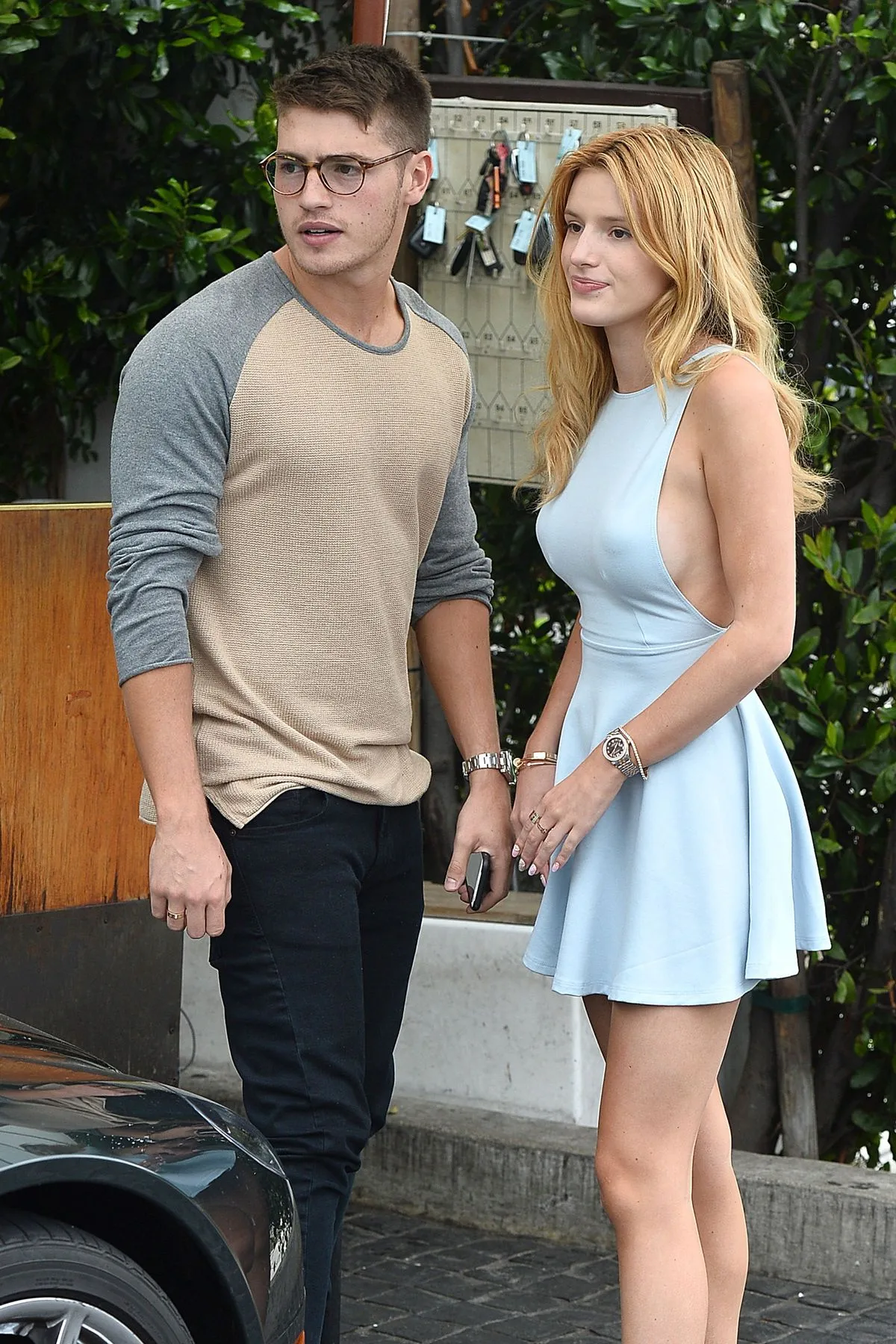 Bella-Thorne-Braless-39