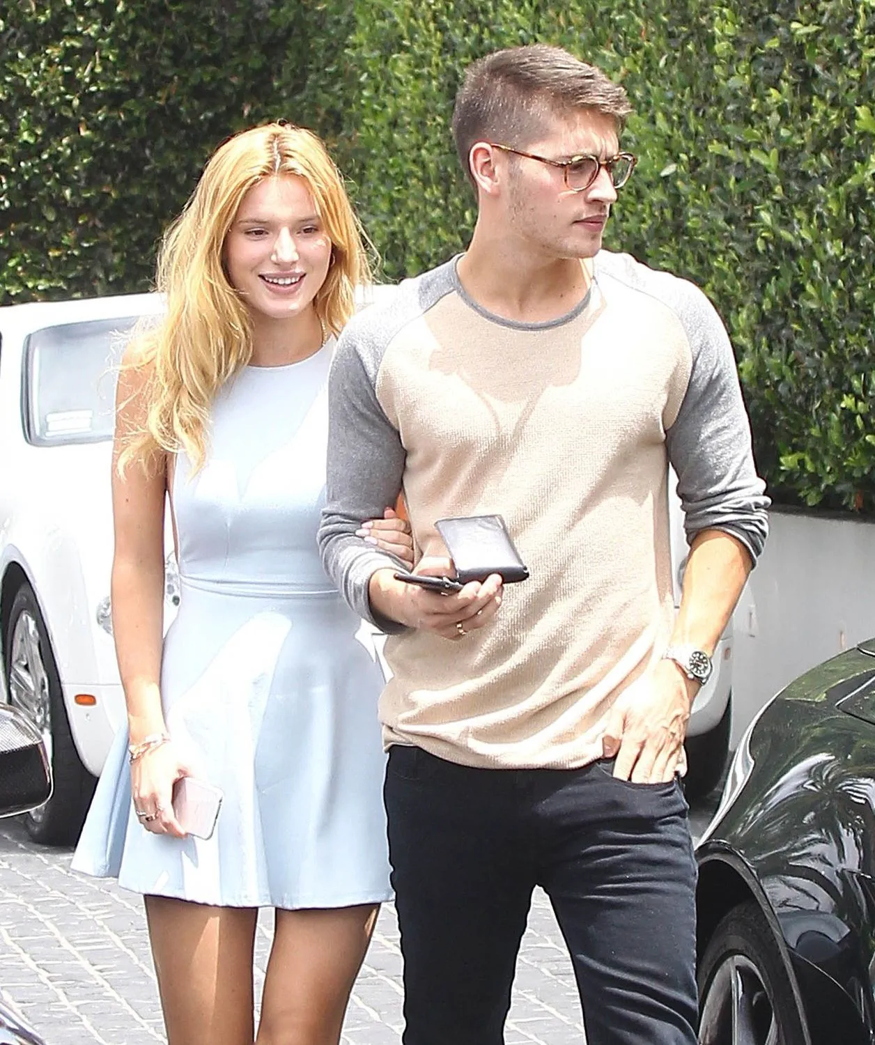 Bella-Thorne-Braless-8