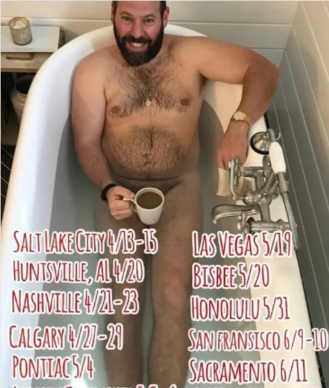 L’actor americà Bad Cherry Naked i una foto de grup