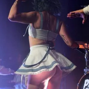 14-Betty-Kim-Ass-Deve Toynağı