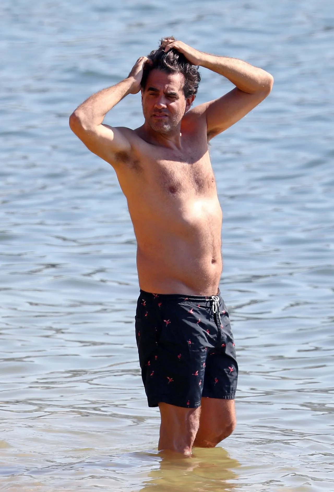 Ο Μπόμπι έλαβε αυτό το πουκάμισο του Κανμπάρ