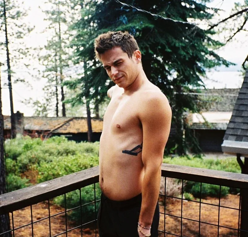 Brandon Flynn nude