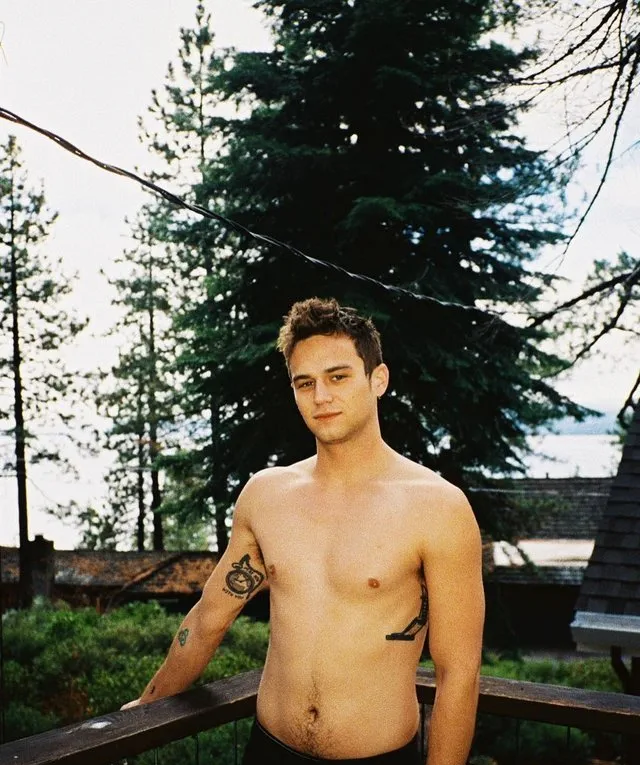 Brandon Flynn nude