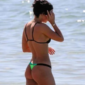 11-Bre-Tiesi-Topless