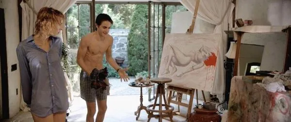 Бриттани Аллен Нуде Сцене из филма „Бацкгаммон“