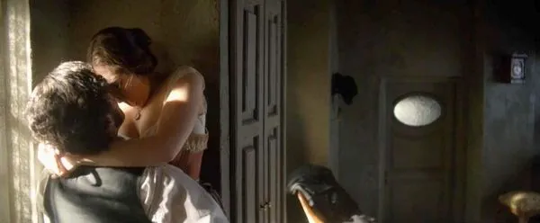 Елизабет Олсен секси порно сцена