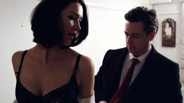 '100 Bullets' dan Kirsten Varley Çıplak Sahne