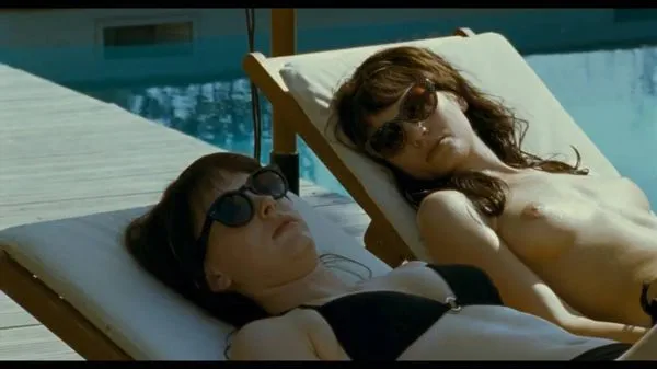 Tuppence Middleton Nude Scene Dalam Perangkap untuk Cinderella Movie