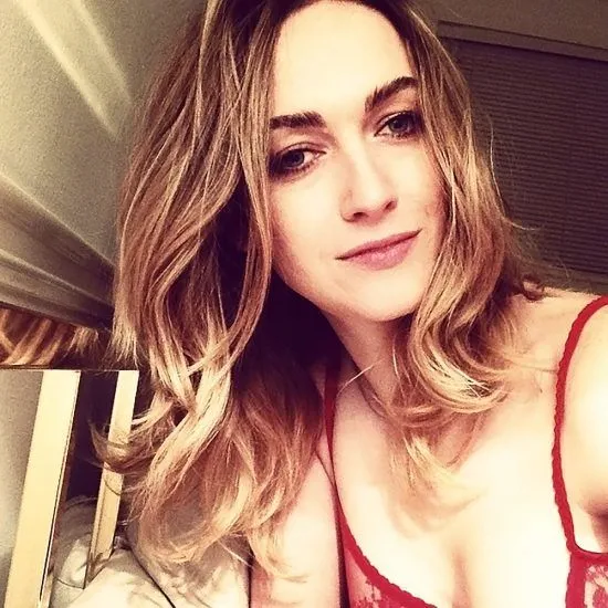 Jamie Clayton γυμνά βυζιά