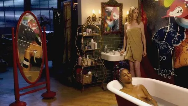 Jamie Clayton σέξι