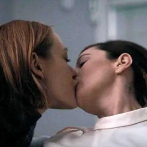 లూయిసా క్రాస్ & అన్నా ఫ్రియెల్ హాట్ లెస్బియన్ పుస్సీ ‘గర్ల్‌ఫ్రెండ్ ఎక్స్‌పీరియన్స్’ సిరీస్‌లో తినడం