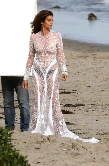 Cindy Crawford topless fotoshoot