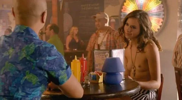 Dora Madison Burge nuoga scena iš „Dexter“