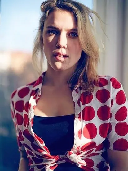 Compilație pentru scene de nud și sex Mara Scherzinger