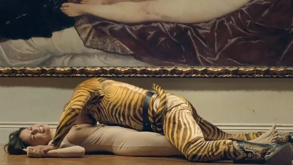 Elena Anaya Kietas seksas odoje. Aš gyvenu filme