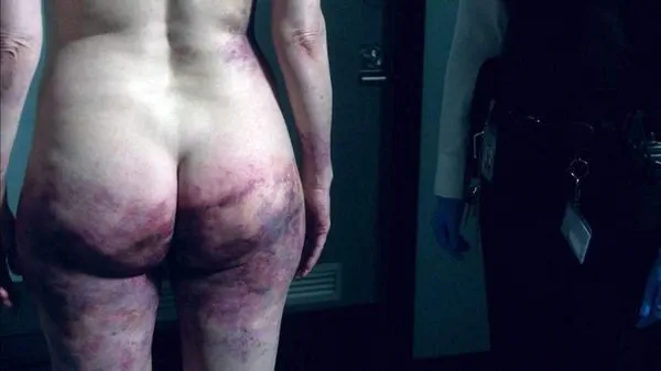 पामेला राबे नग्न स्तन