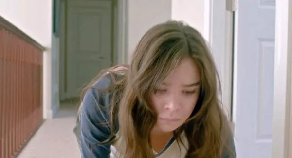 ஹைலி ஸ்டீன்ஃபெல்ட் நிர்வாண முலை சீட்டு