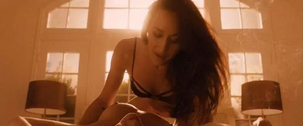 Maggie Q lesbo kohtaus