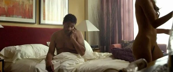 Nadine Velazquez cul