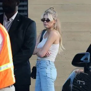 Charlotte McKinney tissid paagis