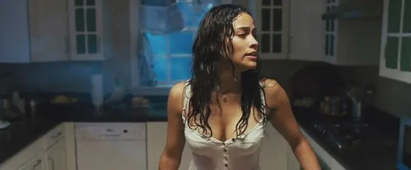 Paula Patton nahé prsia
