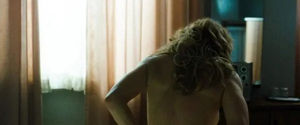 Jordis Triebel nuogas sekso scena iš „Westen“