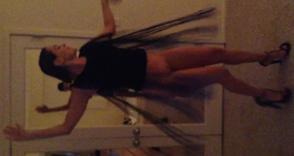 Роуз Макгоуан оголена в зад і Буш у витоку відео з мобільного телефону