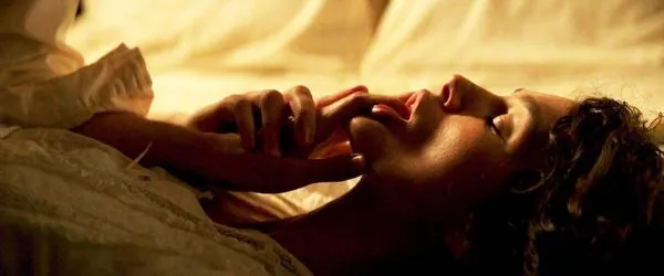 Keira Knightley çıplak