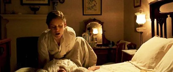 Keira Knightley üstsüz