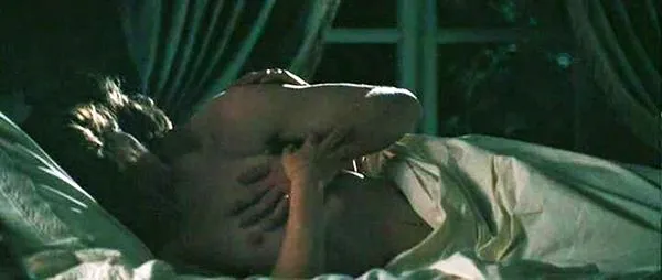 Keira Knightley çıplak göğüsler